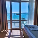 Aphrodite Beach فندق نيسيبار